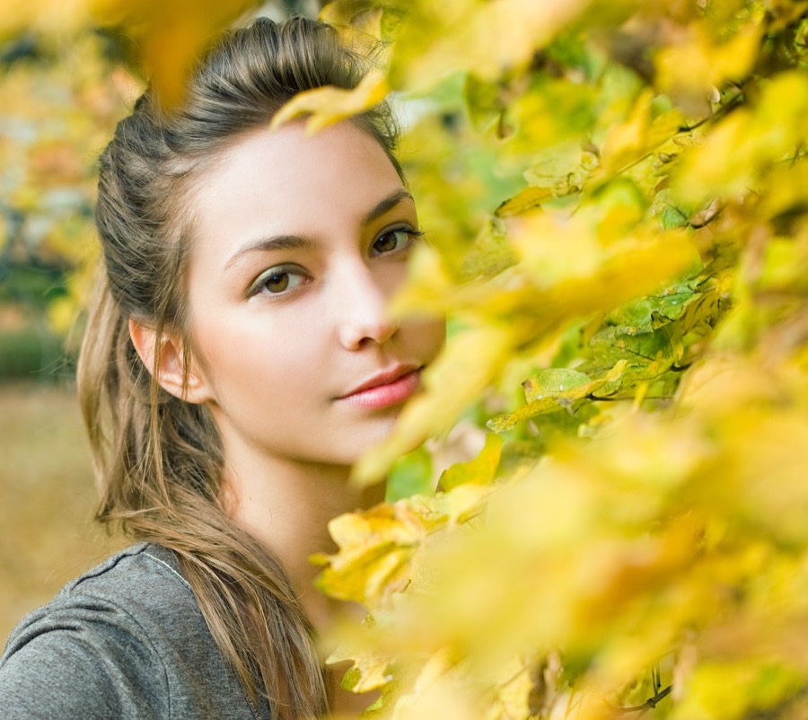 Portrait détendu en lumière naturelle